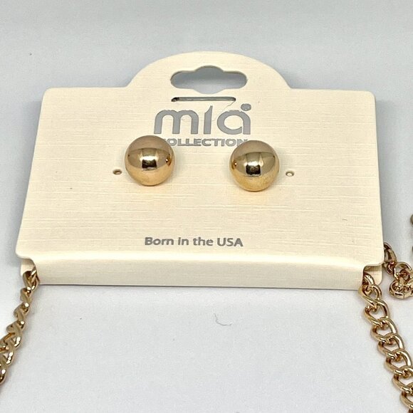 Mia Collection Gold Moon Necklace & Gold Stud Earrings - Picture 4 of 6